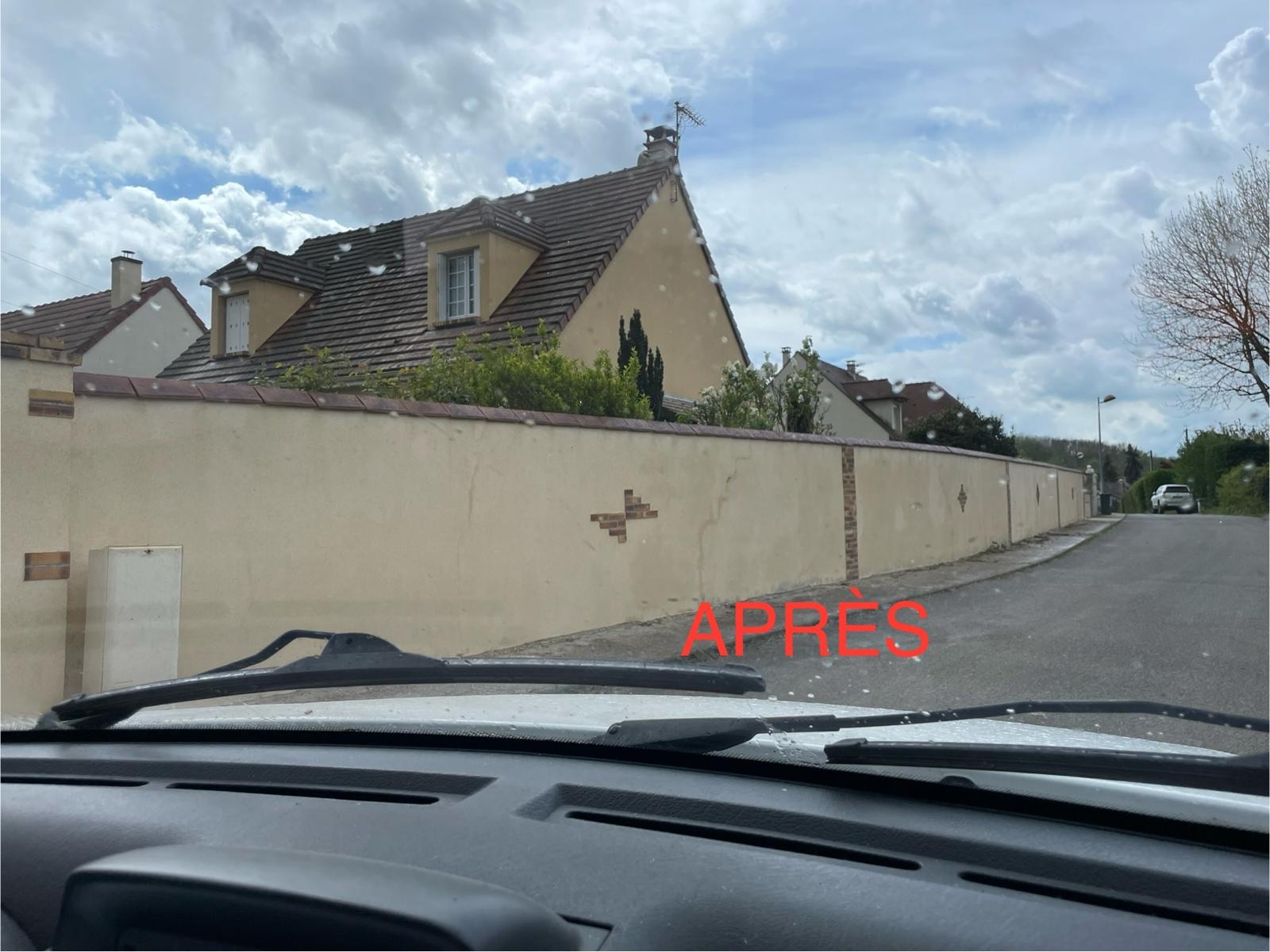 Mur et façade propres après nettoyage par SB Rénovation à Brétigny-sur-Orge