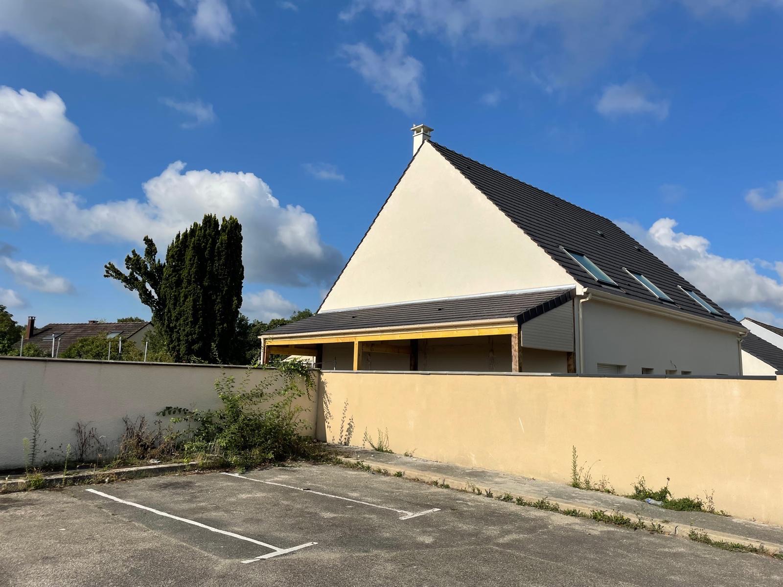 Maison avec toiture rénovée et terminée à Brétigny-sur-Orge
